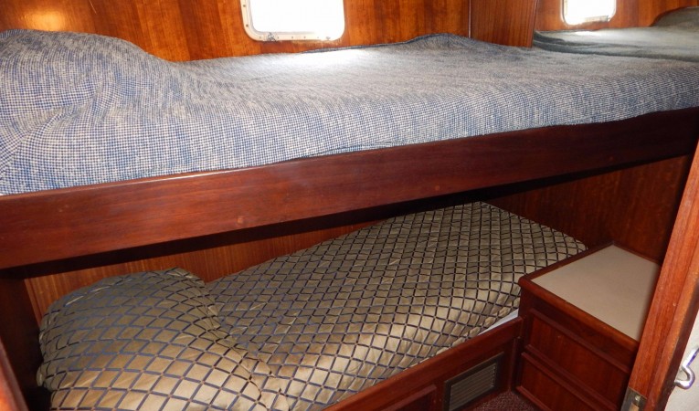 60 Hatteras Guest SR