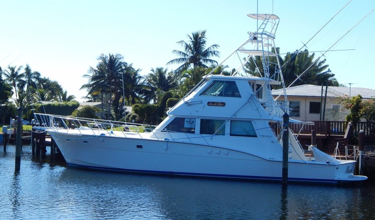 60 Hatteras Side Profile
