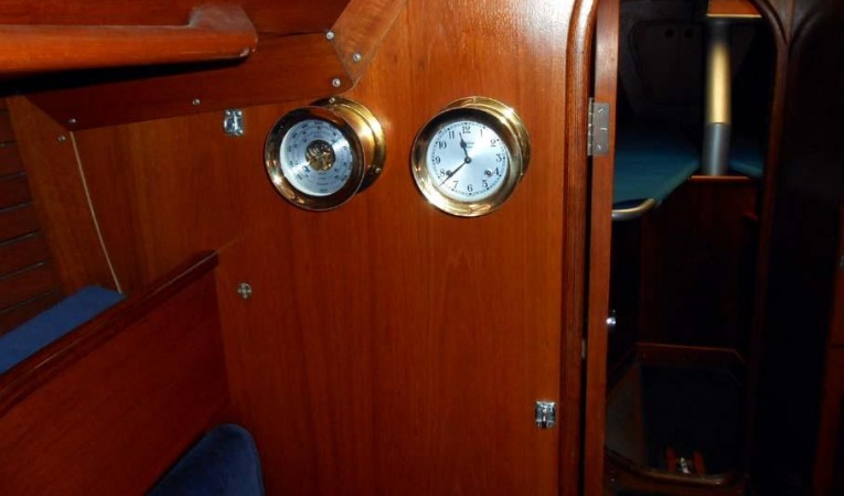 37 Nautor Swan Chelsea clock and barometer