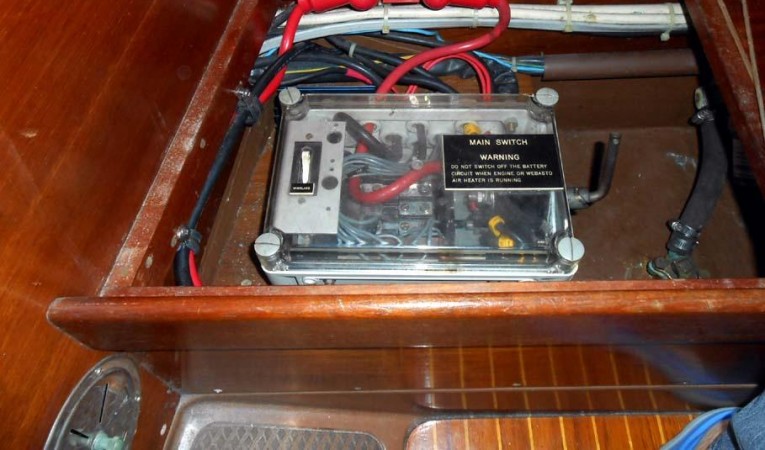 37 Nautor Swan 12 volt master switch