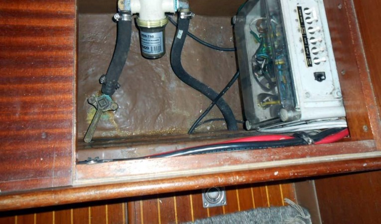 37 Nautor Swan 110 volt breakers