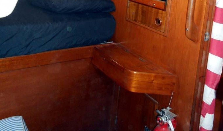 37 Nautor Swan Aft statroom vanity