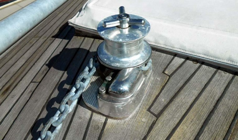 37 Nautor Swan Windlass