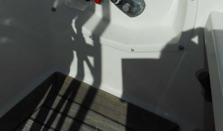 37 Nautor Swan Engine controls