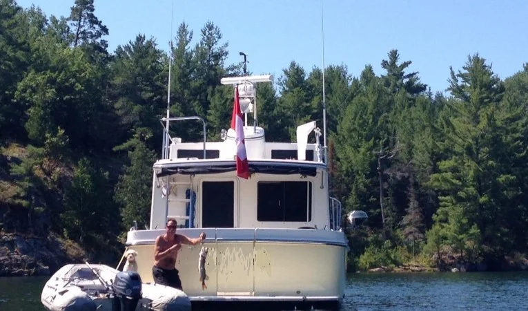 34 American Tug stern view