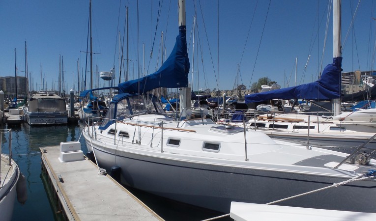 35 Ericson Dockside
