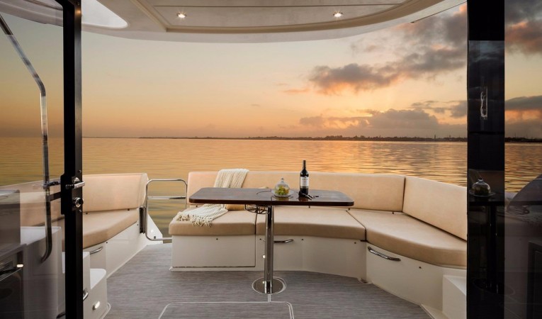 52 Carver Aft deck