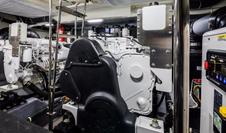 52 Carver Engine room
