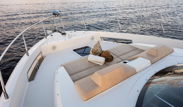 52 Carver Forward seating