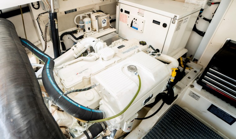 40 Cabo Port Engine and Generator