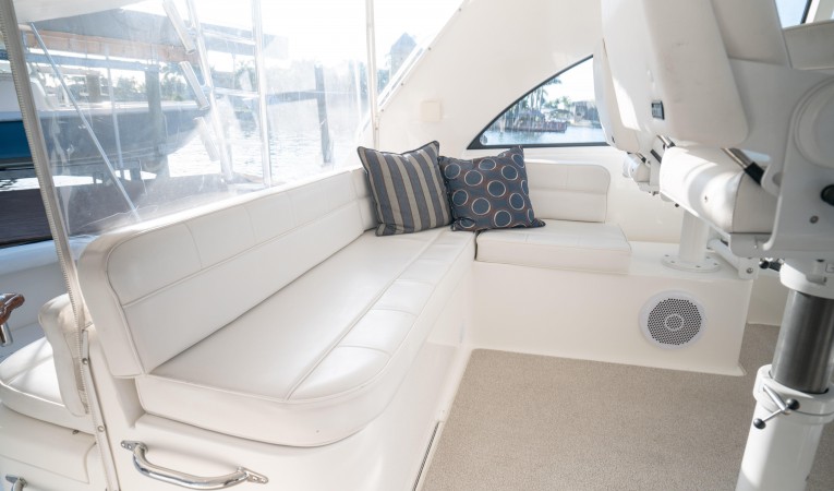 40 Cabo L-Shaped Seating Aft