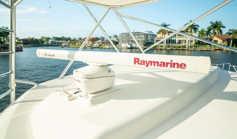 40 Cabo Raymarine Radar