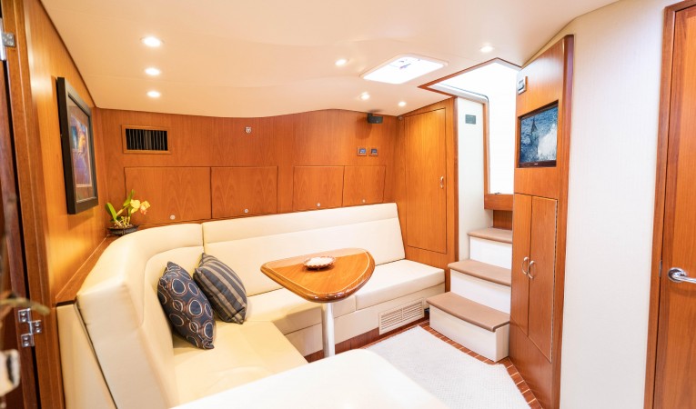 40 Cabo L-Shaped Settee