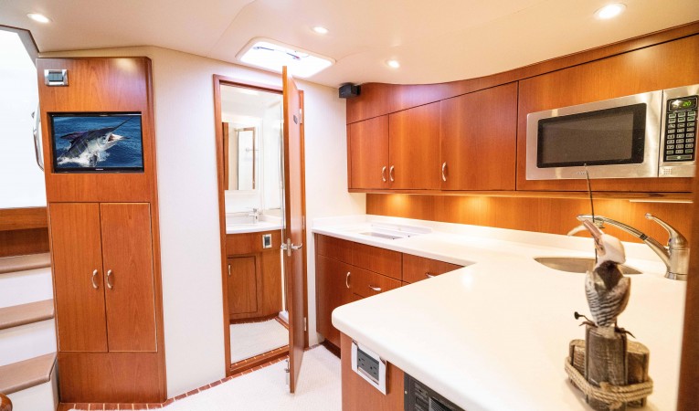 40 Cabo Galley and Head to Port