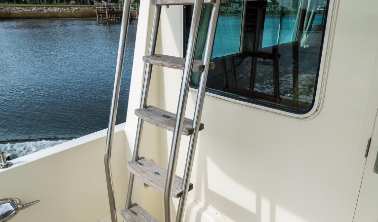 42 North Pacific Aft Ladder to Flybridge