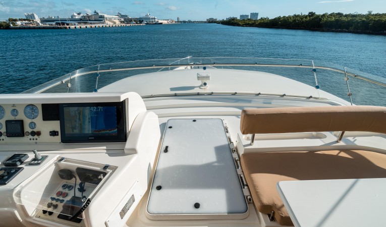 72 Ferretti Yachts 