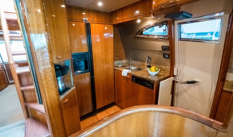 72 Ferretti Yachts 