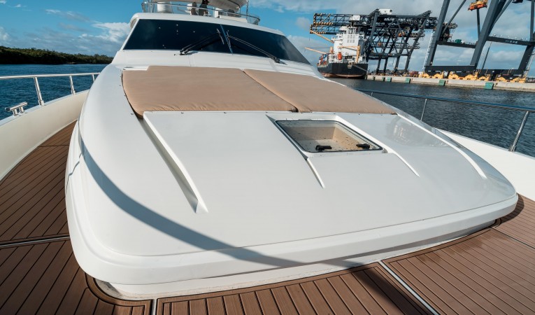 72 Ferretti Yachts 