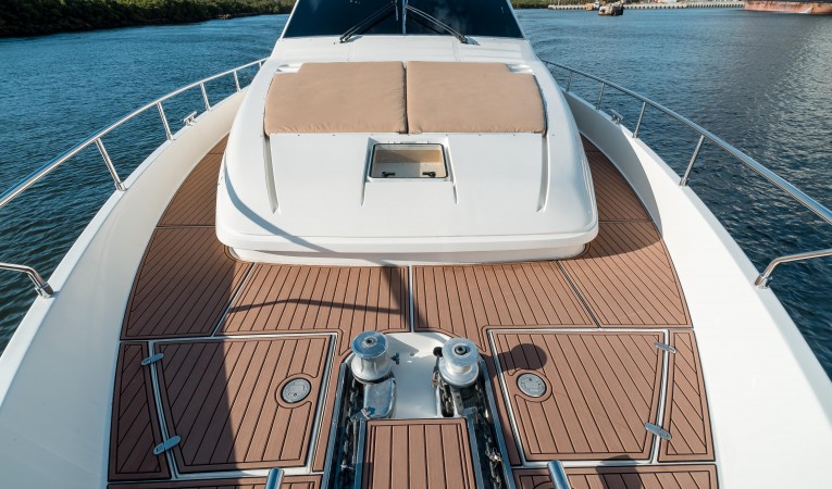 72 Ferretti Yachts 