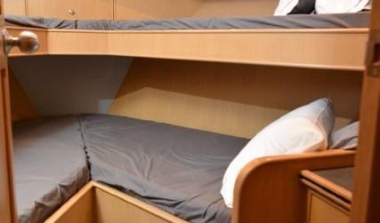 58 Cooper Yachts Forward Stateroom- Four berths