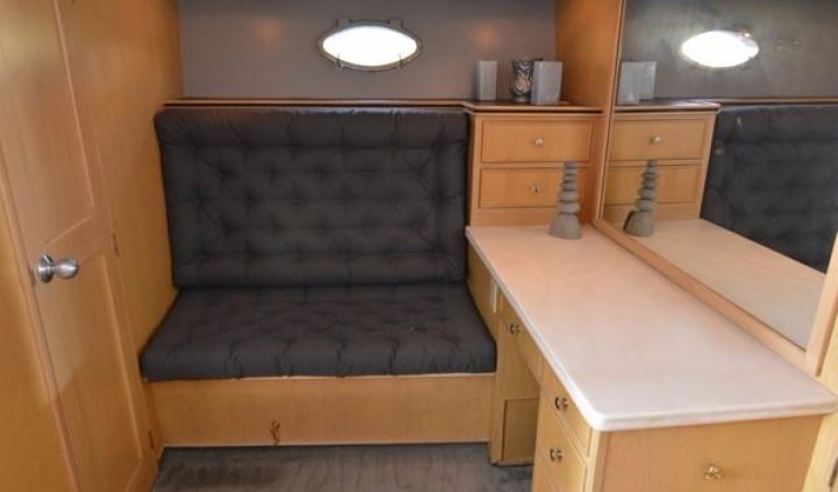 58 Cooper Yachts Master Stateroom Settee and Vanity