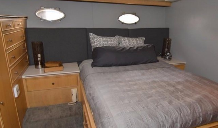 58 Cooper Yachts Master Stateroom