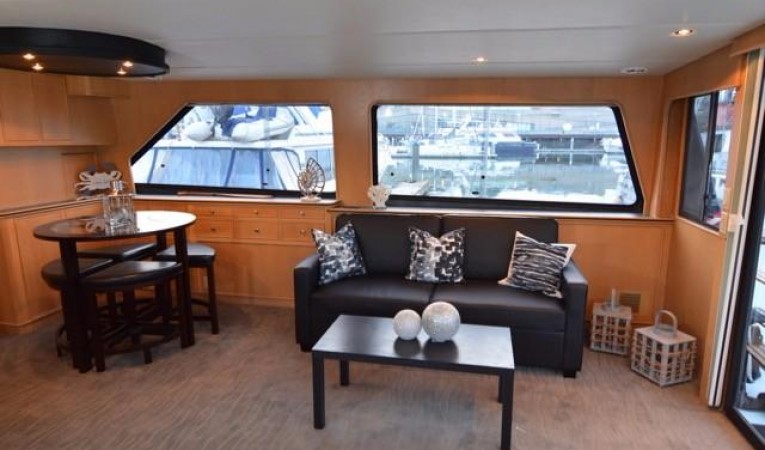 58 Cooper Yachts Salon- Starboard