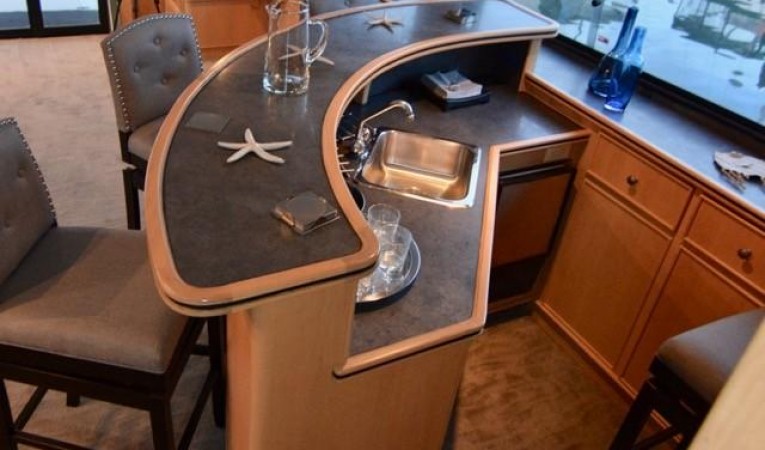 58 Cooper Yachts Bar