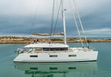 62' Lagoon 2019