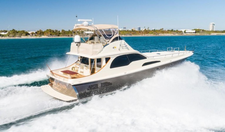 52 Midnight Lace Starboard Stern Profile Underway