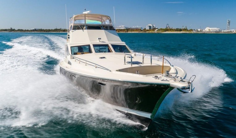 52 Midnight Lace Bow Underway