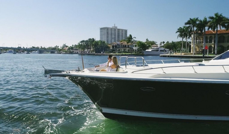 52 Midnight Lace Bow Rumble Seat