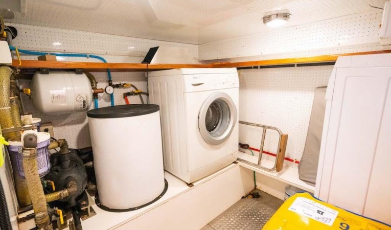 52 Midnight Lace Laundry And Storage Room