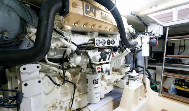 52 Midnight Lace Starboard Engine