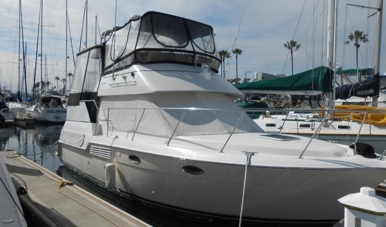 32 Carver Starboard View