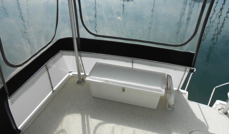 32 Carver More Cockpit View