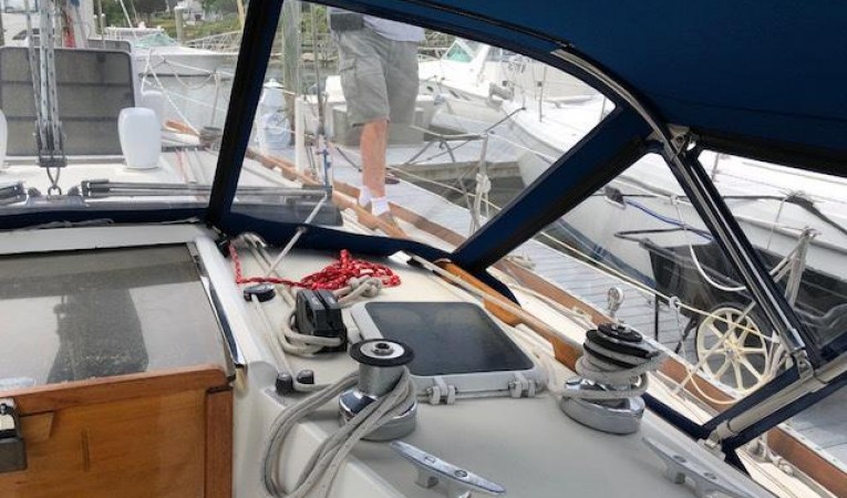 38 Sabre Starboard side cabin top winches