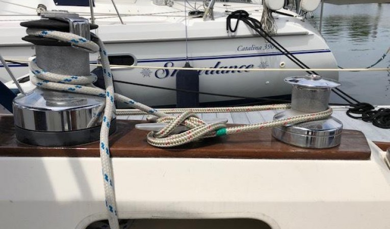 38 Sabre Starboard side cockpit winches