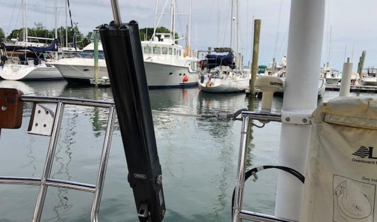 38 Sabre Navtec Hydraulic backstay adjuster