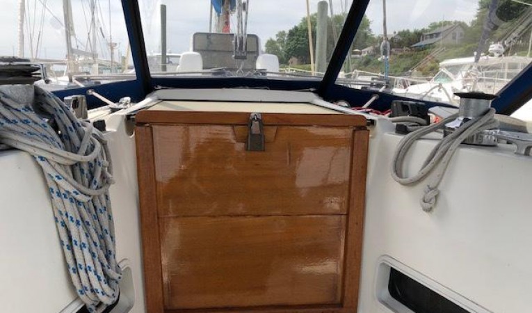 38 Sabre Companionway hatch