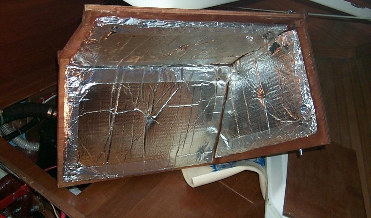 38 Sabre Good insulation on engine compartment panels