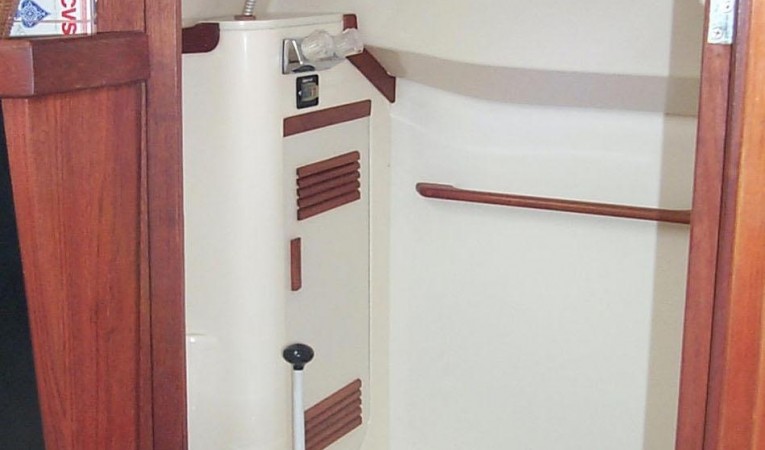 38 Sabre Head and shower