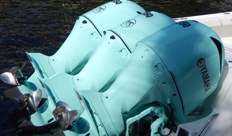 35 Everglades Triple 350 4S