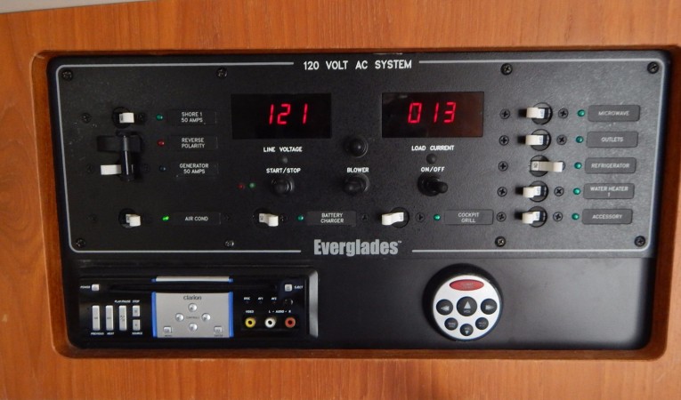 35 Everglades Electrical Panel