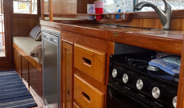 36 Island Gypsy Galley Amenities