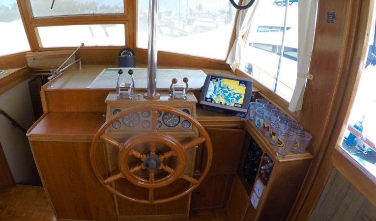 49 Grand Banks Lower Helm