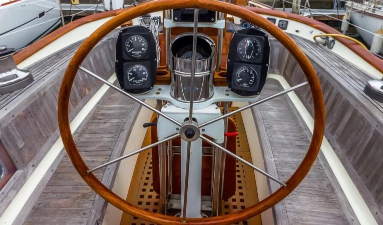 55 Custom Bruce Roberts / Helm