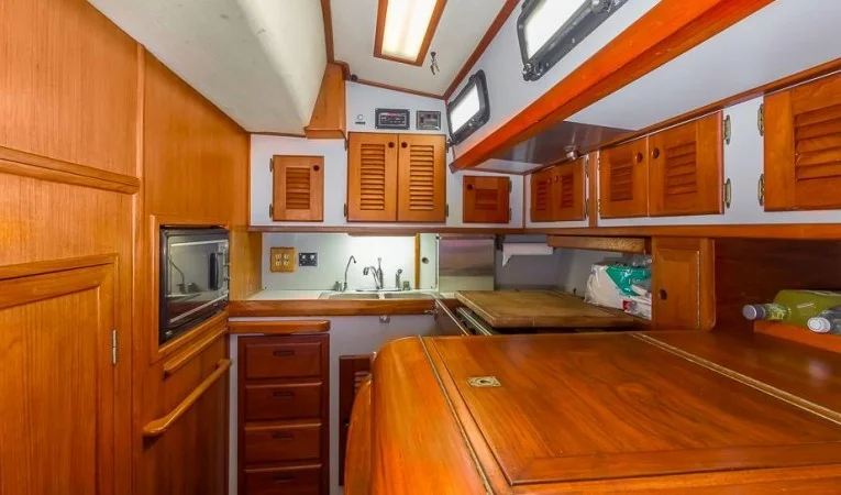 55 Custom Bruce Roberts / Galley