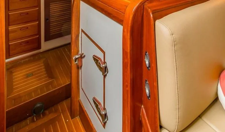 55 Custom Bruce Roberts / Galley