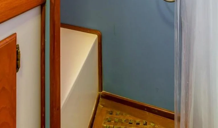 55 Custom Bruce Roberts / Forward Separate Shower